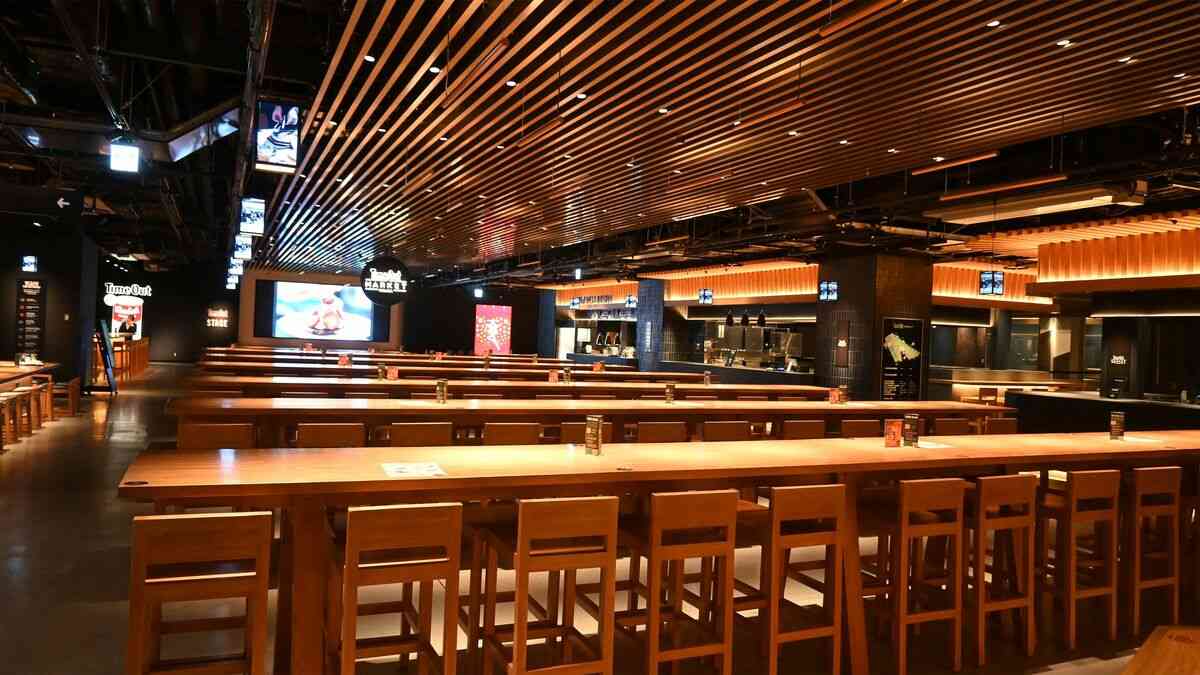 大阪駅直結なのに､日本人も外国人客も来ない…開業1年で｢廃墟フードコート｣と呼ばれたピカピカ新施設の悲劇 | PRESIDENT Online（プレジデントオンライン）