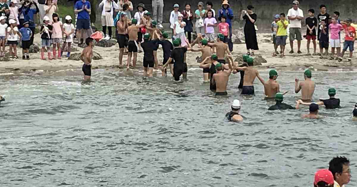 博多湾1.5キロを泳ぎ切れ　中学校の伝統行事、3年ぶり再開へ | 毎日新聞