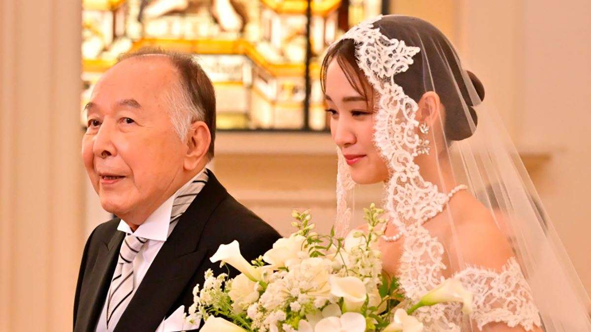 藤原紀香の美少女時代に驚がく「ウエストどこ！？」「高い！腰の位置がすごい」幼少期から超絶モデル体型「脚が長すぎる！」