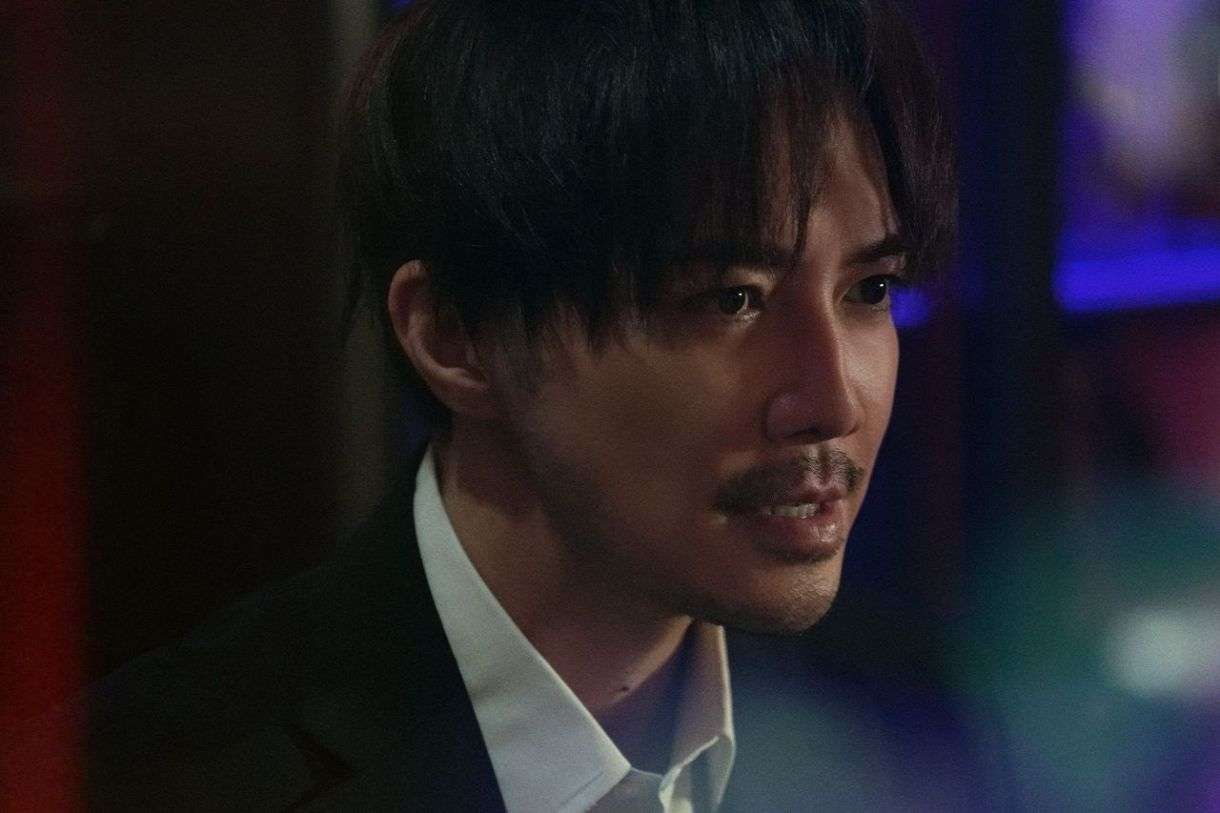 成宮寛貴、復帰後初映画＆森七菜、初の悪役 不良警官と悪女役 9月25日公開、映画「藁にもすがる獣たち」：中日スポーツ・東京中日スポーツ 
