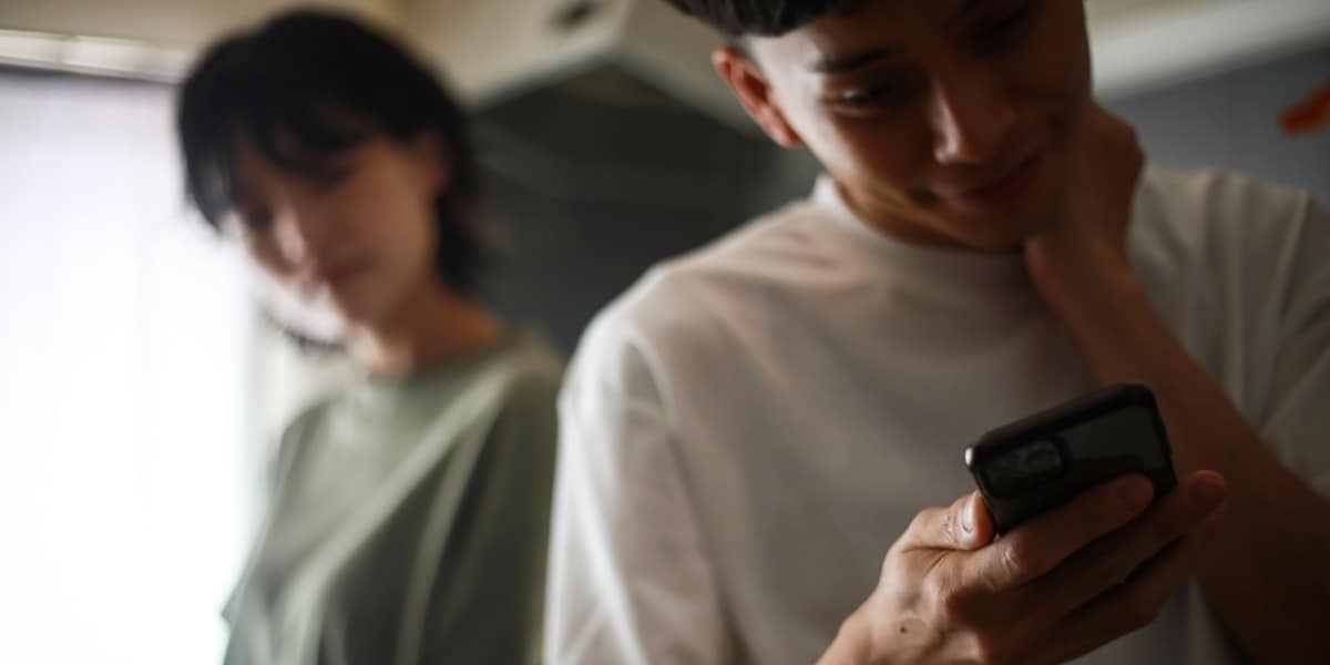 「彼女といる時間だけ、本当の自分になれる」不倫夫の“ポエ散らかし”、SNS投稿は不貞の証拠になる？ - 弁護士ドットコム