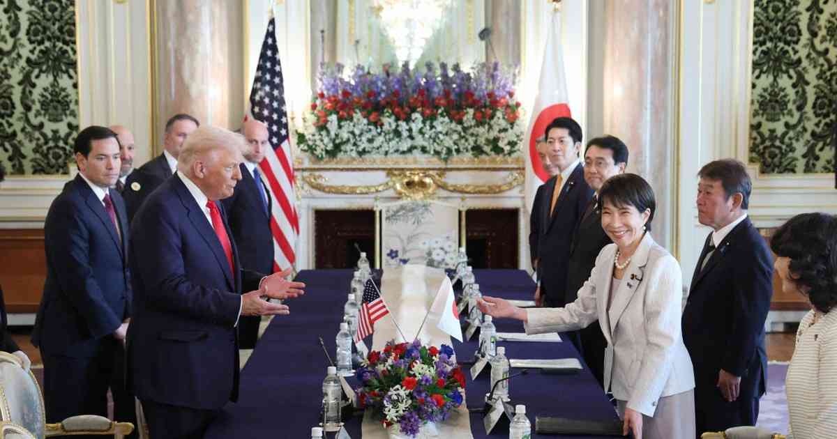 トランプ氏「最高レベルの同盟国だ」　日米首脳、関税合意文書署名 | 毎日新聞
