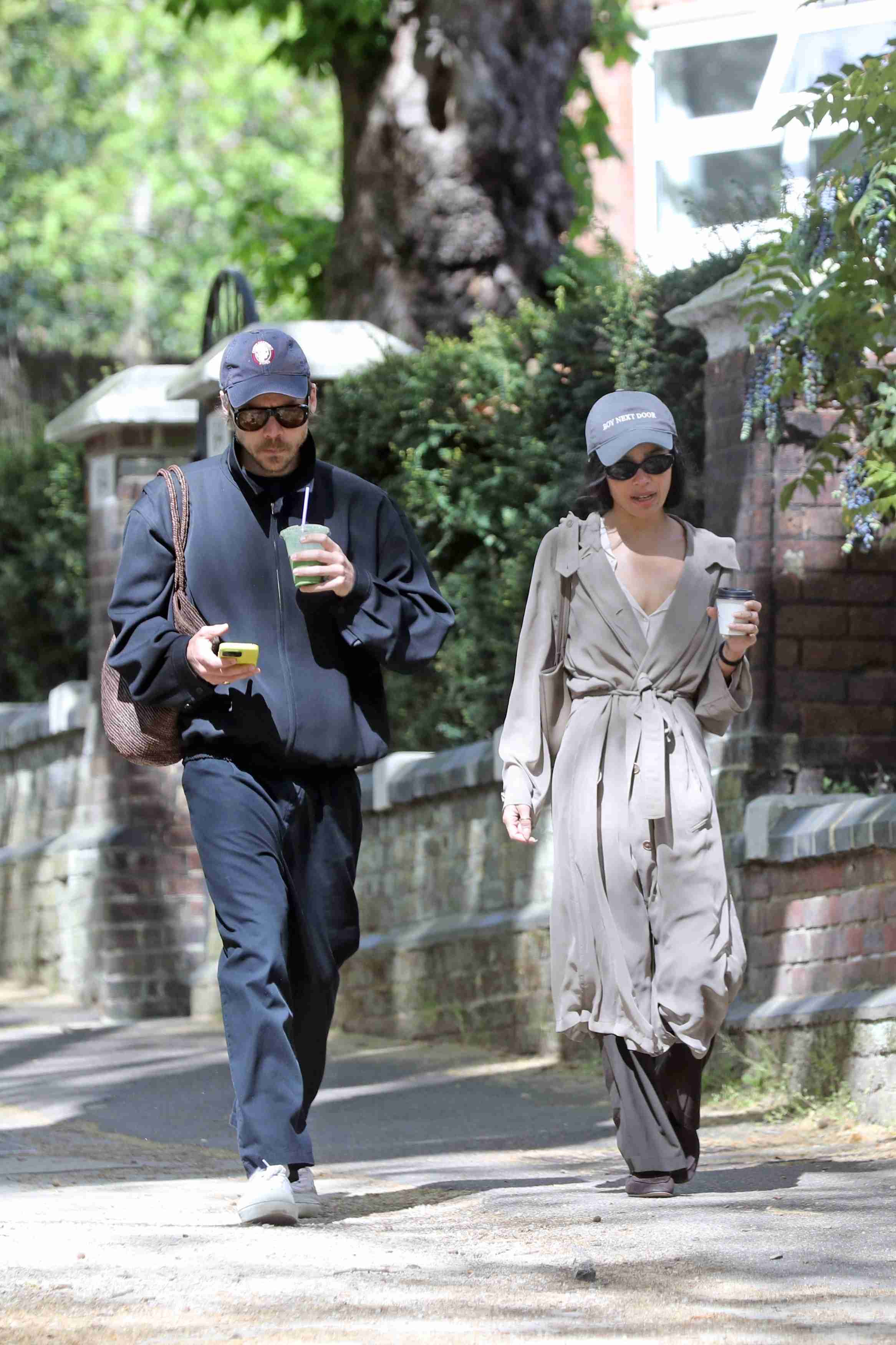 ハリー・スタイルズ、ゾーイ・クラヴィッツと婚約か　英でキスショット…左手薬指には指輪キラリ