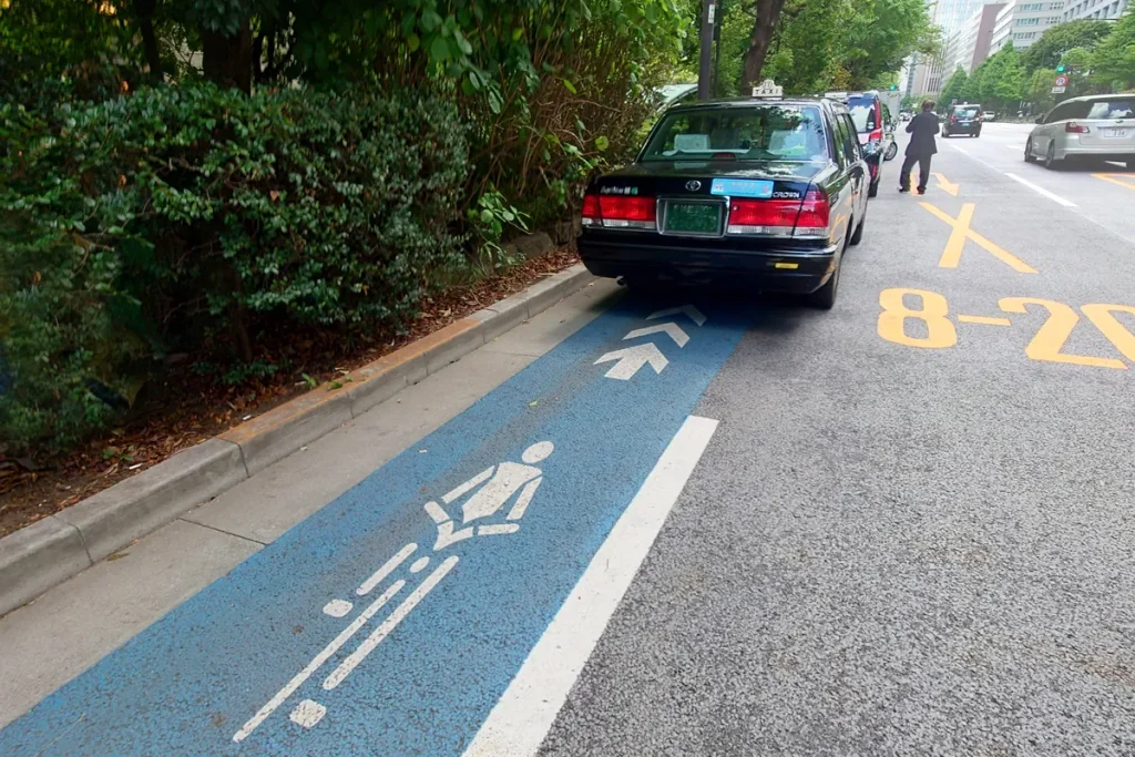 Q, 自転車専用通行帯上の駐車は違法では？ ｜ ENJOY SPORTS BICYCLE