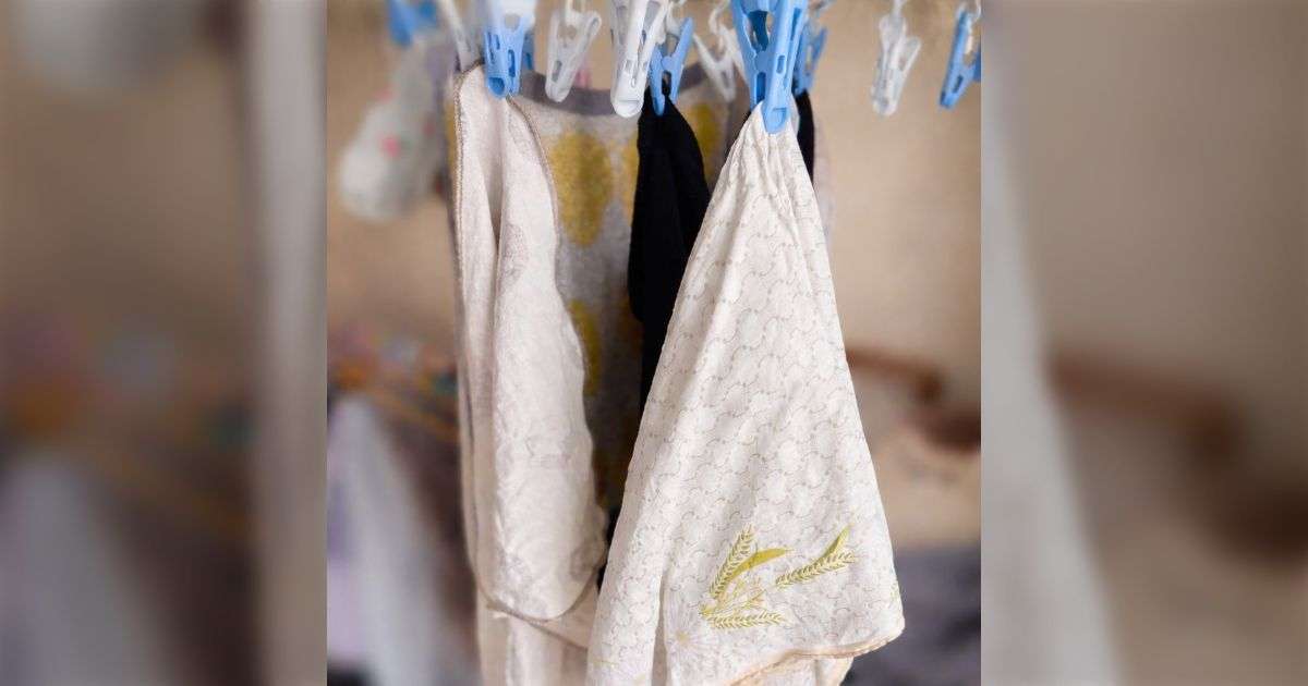 ハンカチの洗濯を夫に頼んだらクシャクシャ...洗濯物はシワを伸ばす、すぐ干すのが基本だが、知らない人もいるのでは？「生乾き臭は一度付着すると洗濯しても落ちない」 - Togetter