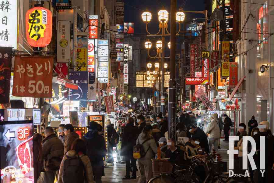 公道に堂々と出店、強制撤去も意味ナシ...大阪・道頓堀で外国人経営者の違法営業が横行している！（FRIDAY） - Yahoo!ニュース