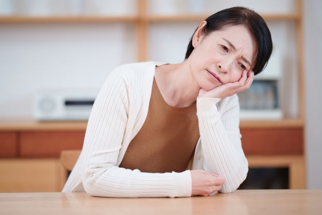 更年期が『軽い人』『長引く人』の驚くべき違いとは？→症状が悪化する人がやりがち…“NG習慣”とは？【医師が解説】 | TRILL【トリル】