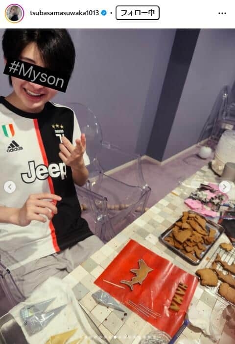 「イケメンすぎるー！」母は人気モデル、17歳息子の近影に絶賛相次ぐ「めっちゃモテそう」