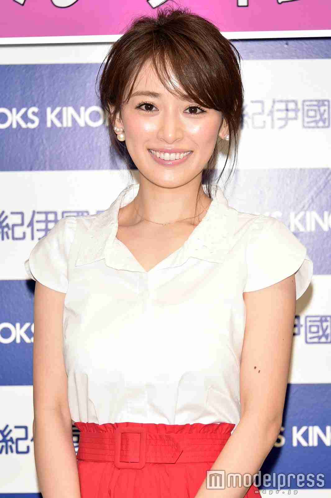 泉里香“胸が大きすぎる”コンプレックス 修正で谷間を消す…知られざる苦労を赤裸々告白 - モデルプレス