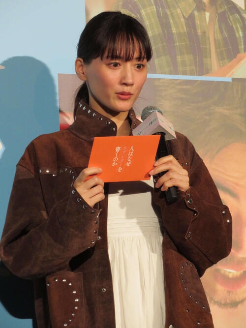 綾瀬はるか、３万人に直筆ラブレター贈る　主演映画「人はなぜラブレターを書くのか」イベントで - シネマ : 日刊スポーツ