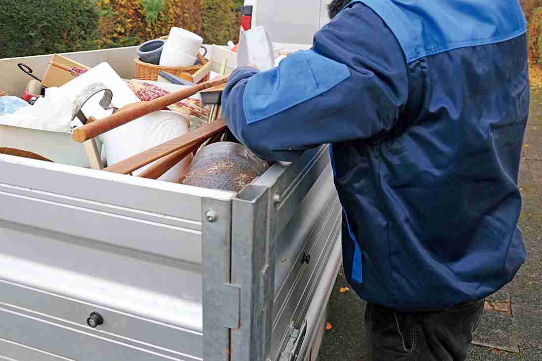 「盗んでいるという自覚がない」遺品整理の現場に行きたがる外国人が急増。危うくても“簡単には切れない”裏事情（SPA!） - Yahoo!ニュース