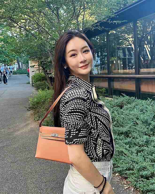 宮崎麗果氏　夫・黒木啓司氏との“離婚報道”に有料SNSで「明かした真相」、“子供に会いたい”アピールする元夫への不満も