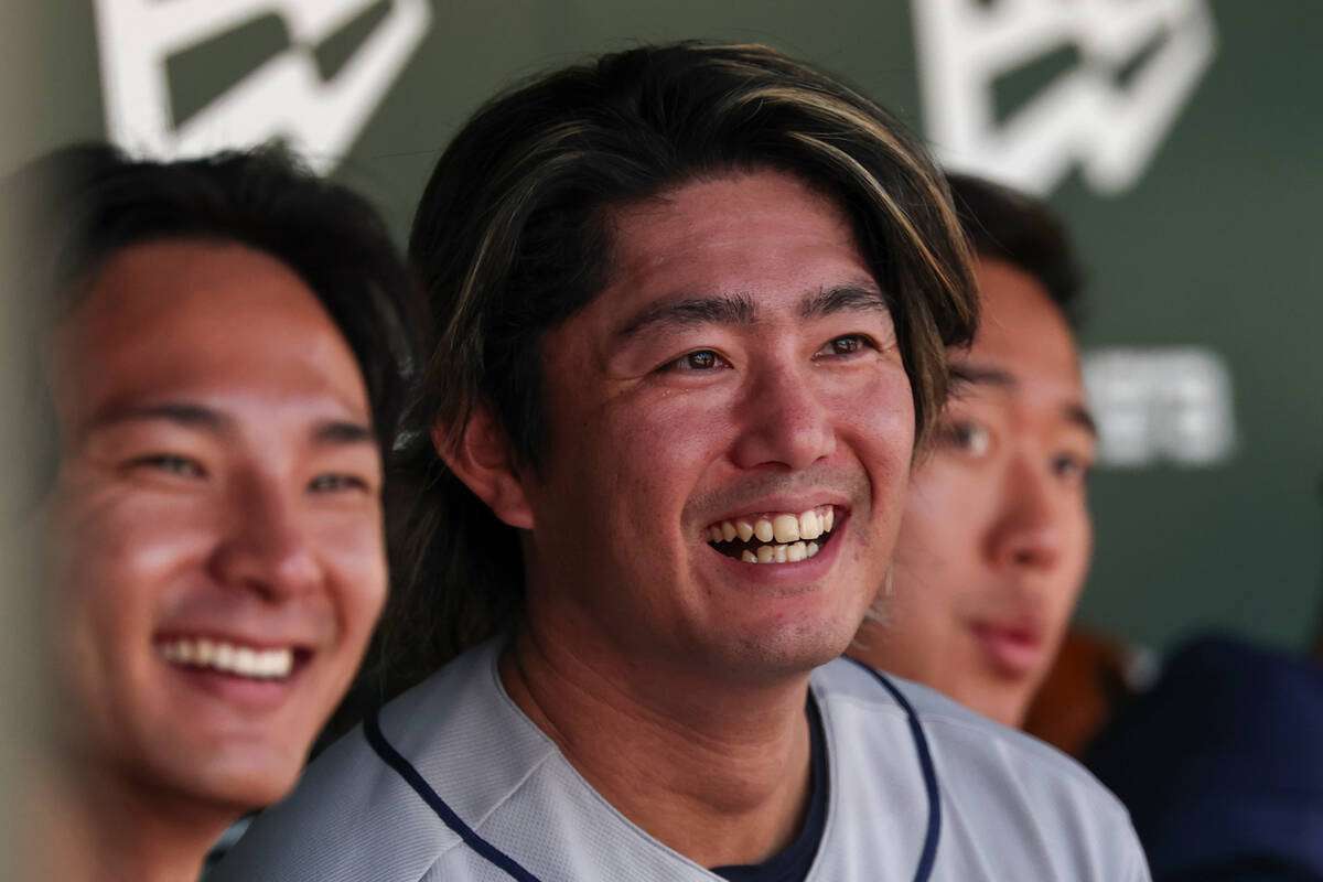 アストロズ今井達也「多少スピード下がっても割り切って」制球重視６回途中無失点毎回９Ｋ　ビールかけられ初勝利祝福「シャンパンファイトみたい」 - スポーツ報知