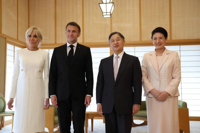 天皇、皇后両陛下、マクロン大統領夫妻と再会　通訳入らず4人で昼食（朝日新聞） - Yahoo!ニュース