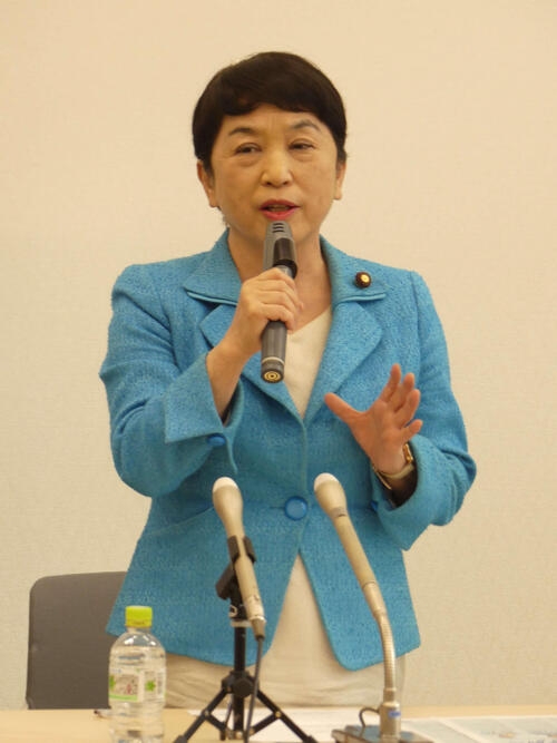 福島瑞穂党首「社民党を壊そうとするあらゆる勢力と戦う」「私が先頭に立ち奮闘」党大会で訴える - 政治 : 日刊スポーツ