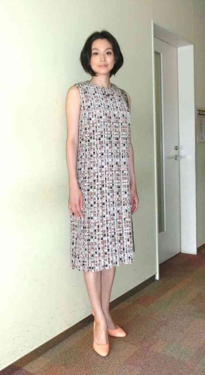 「大きな病気をされたと...」癒し系で一世を風靡！〝18歳年上〟編集者との電撃婚⇒病気療養で活動休止...本上まなみの近影に「言われてみれば、面影が…」：「おっ！」でつながる地元密着のスポーツ応援メディア 西スポWEB OTTO!