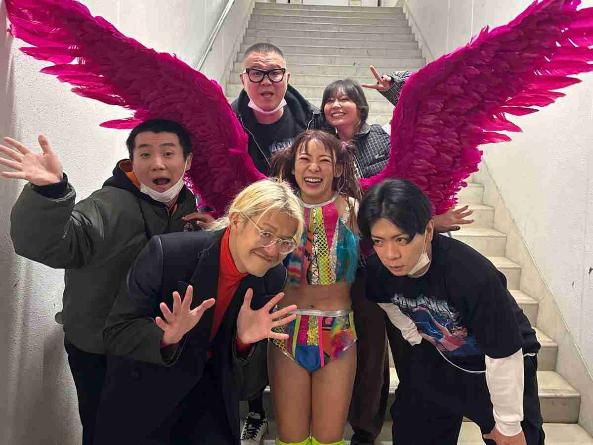 フワちゃん号泣！格上の安納サオリから大金星でシングル初勝利「うれしい」衝撃ムーンサルトプレスも初披露で会場騒然「プロレスは痛い！」