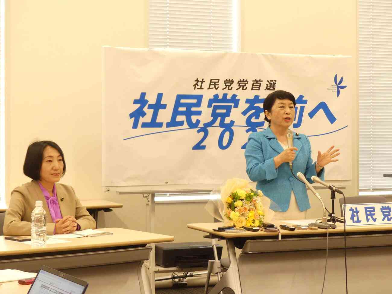 大椿裕子氏が怒りの退席　社民党の新党首発表会見で発言機会認められず　記者からも疑問相次ぐ