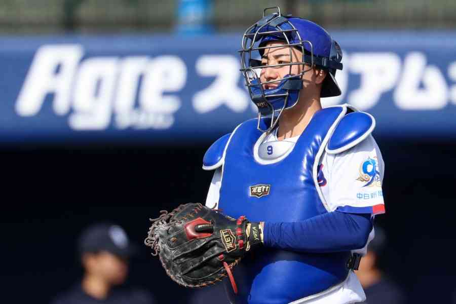 中日・石伊の頭部にオスナのバット直撃　球場騒然…16日には球審が救急搬送 | Full-Count