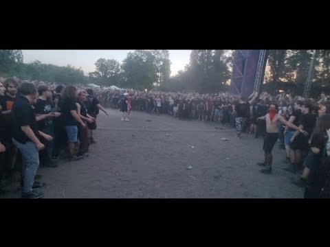 Babymetal - Road of Resistance (Live in Warsaw - Poland) Huge Wall of Death