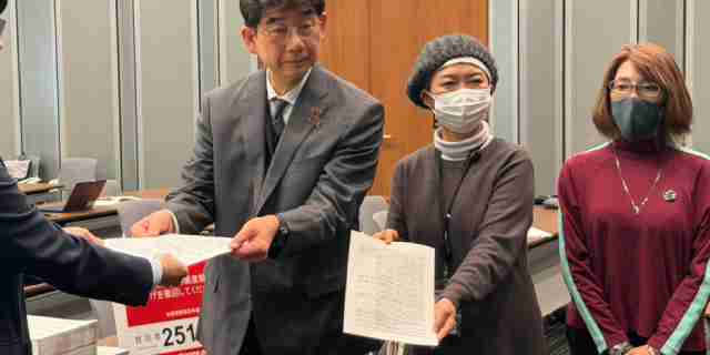 「患者の命を削って1000億円の削減」高額療養費の限度額引き上げ「撤回」求め署名25万筆超を厚労省に提出（弁護士JPニュース） - Yahoo!ニュース