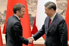 天皇皇后両陛下とマクロン大統領夫妻が懇談　フランスで人気の漫画や日本で人気の仏文学が話題に　通訳交えず4人だけで昼食も