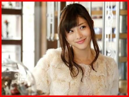 石原さとみ　トータル「200万円以上」の高額コーデ披露…産後とは思えぬ“腹チラ”に「色気全開」絶賛の声