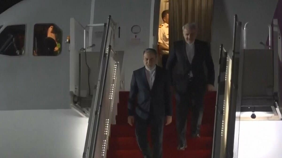 イラン外相がパキスタン到着　イランメディア「米との協議はない」 | TBS NEWS DIG (1ページ)