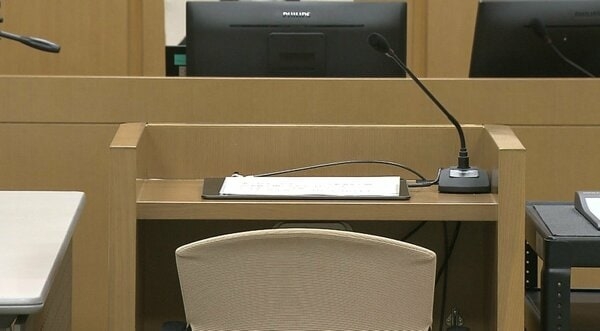 「舌の運動」と偽り自らの陰部を舐めさせた歯科医　体液まで…初公判で明らかになった鬼畜の所業　「間違いはありません」と起訴内容を認める　スタッフがいない休診日を狙い予約受け入れ｜FNNプライムオンライン