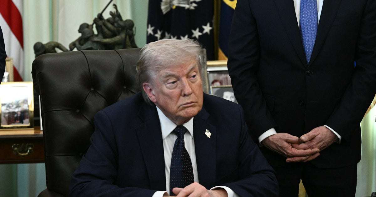 トランプ、居眠りしているような姿を会合中に再び見せる。検査をした方がいいとの指摘も | ハフポスト WORLD