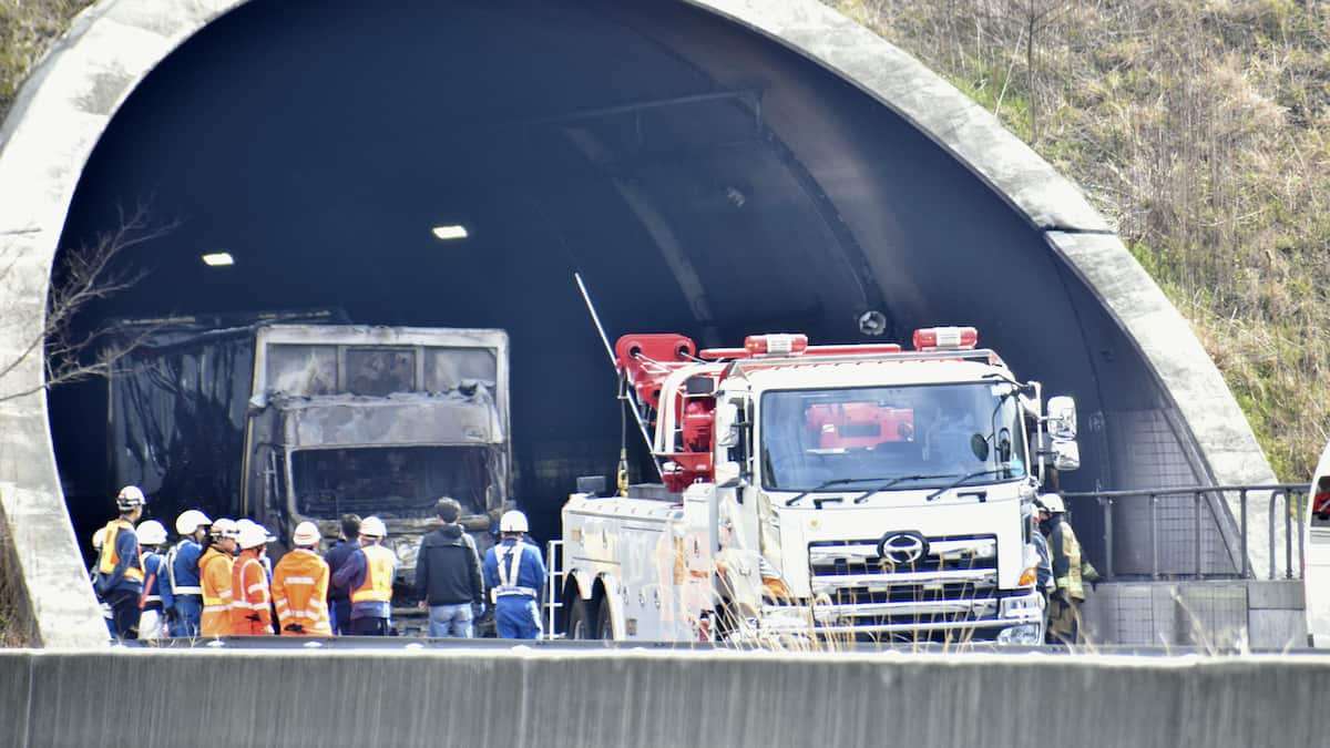 新名神事故で死亡の56歳男性、バレー指導のため帰省途中　関東の福祉施設で施設長務める - 産経ニュース