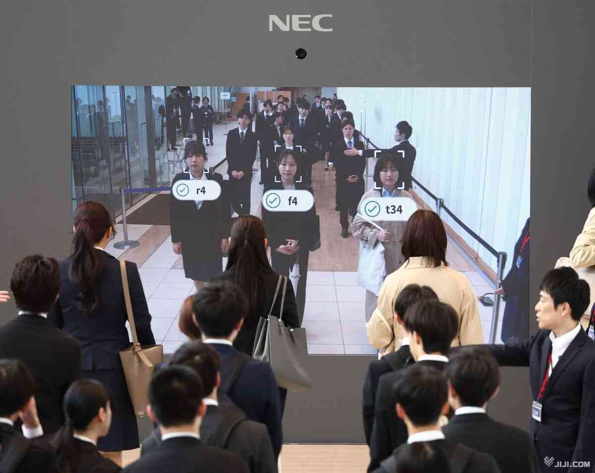 全国で入社式、趣向凝らし新社会人の門出祝う　爆音で激励、人文字記録挑戦も