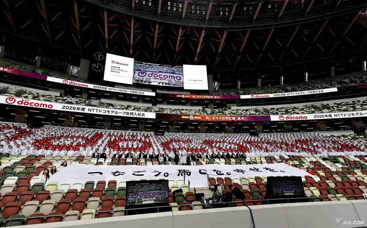 全国で入社式、趣向凝らし新社会人の門出祝う　爆音で激励、人文字記録挑戦も