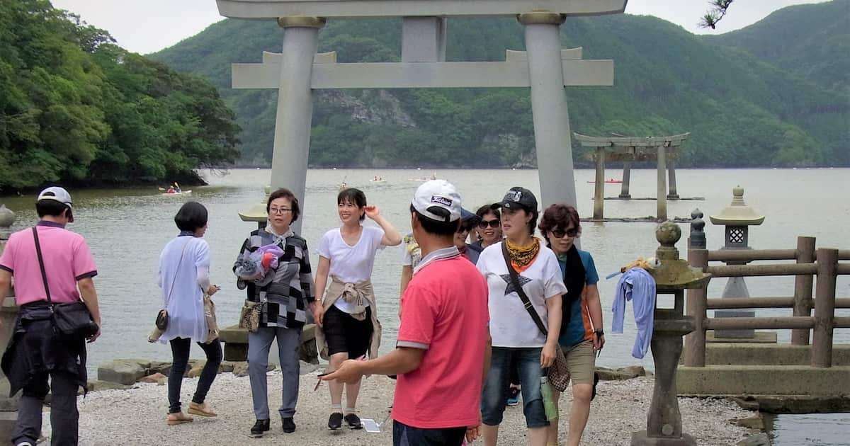 対馬の神社で一部韓国人客の迷惑行為相次ぐ、苦渋の立ち入り禁止措置も「あまりにひどい」 - 産経ニュース