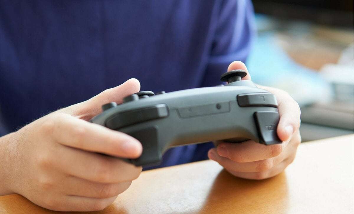 なぜ小中学生はゲーム『ブレインロットを盗む』に夢中になる？　ゲーム内トラブルが現実の友人関係に波及も | AERA with Kids＋