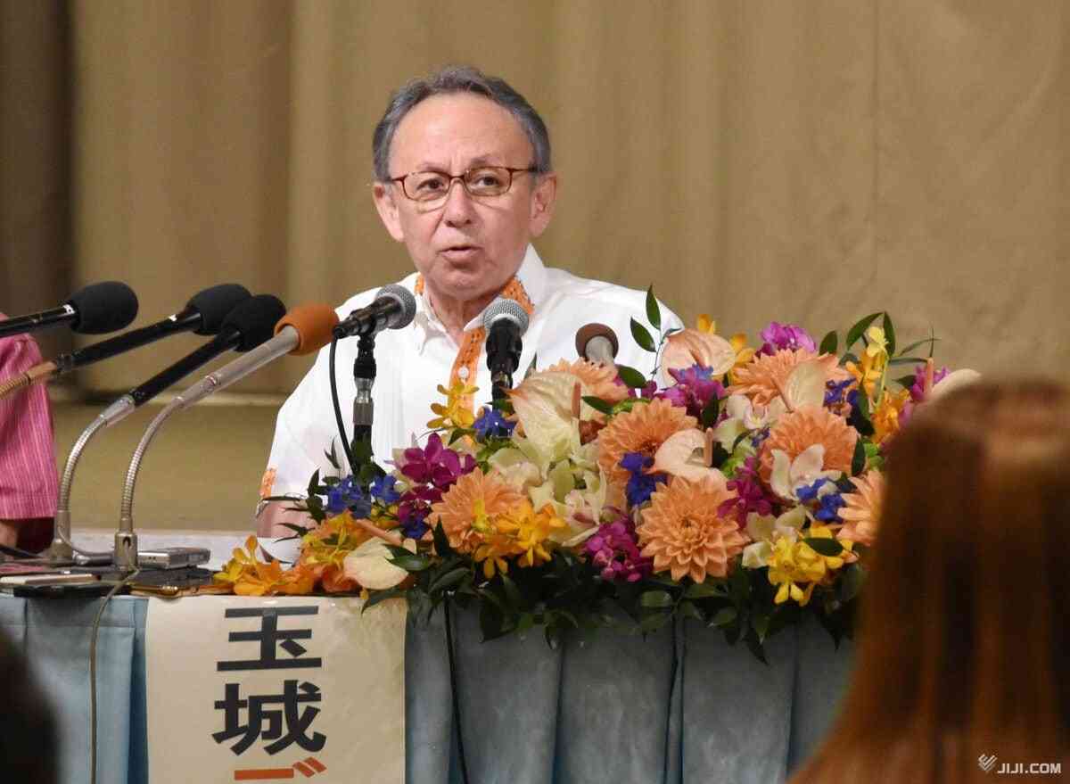 玉城知事、沖縄の平和教育は「偏向的でない」と反論　辺野古沖事故で黙とう