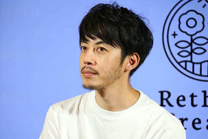 “西野があなたを意識する権”は1万円　専門家は「細部まで計算されたビジネス」 | デイリー新潮