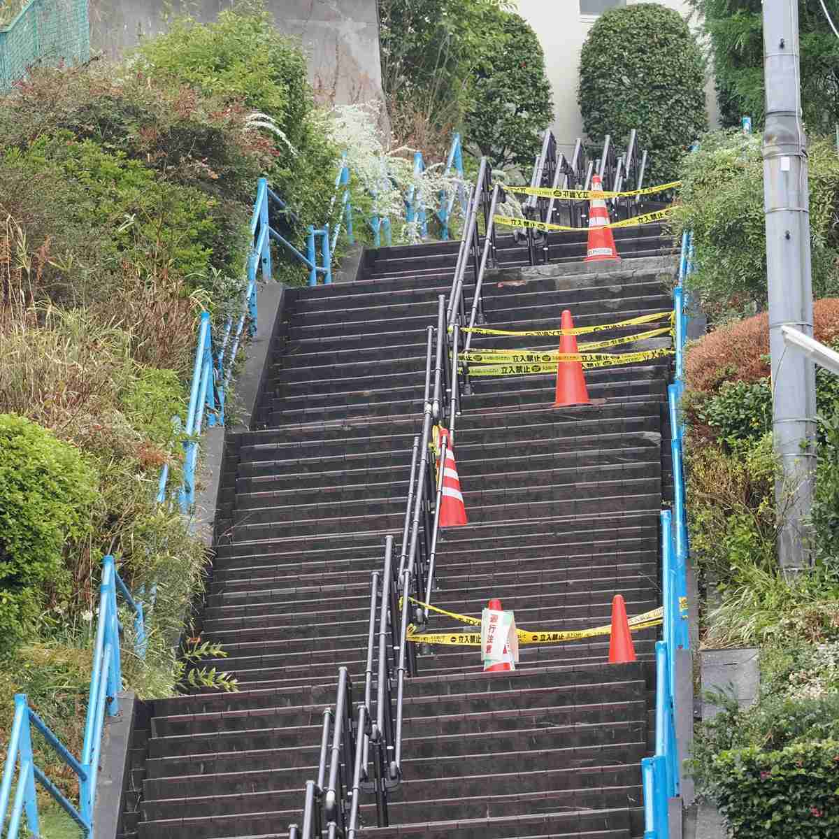 「ショベルカーが階段をガリガリと…」板橋区で外国人解体作業員がトンデモ行動、住民憤慨…元請け社長が語った「管理不足」の真相（女性自身） - Yahoo!ニュース