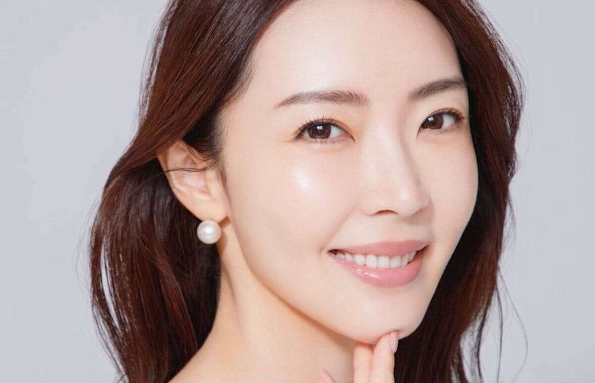 「肌だけで月50万円課金」46歳美魔女の1ヶ月分の基礎化粧品の量に驚きの声「一生分じゃなくて！？」「余ったやつはどうするの！？」 | バラエティ | ABEMA TIMES | アベマタイムズ