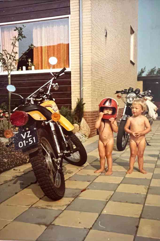 警察から逃走していた男子中学生の自転車が市営バスと衝突…計3人が軽傷 名古屋・中村区