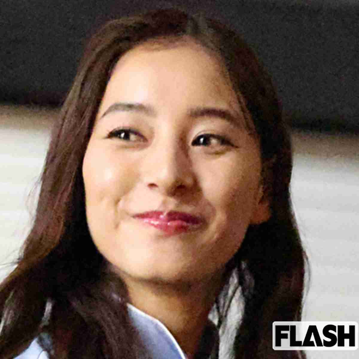 新木優子、食事中の「口ゆすぎ」「肘つき」発掘されて物議…“豪快完食” キャラとのギャップに広がる落胆ムード（SmartFLASH） - Yahoo!ニュース