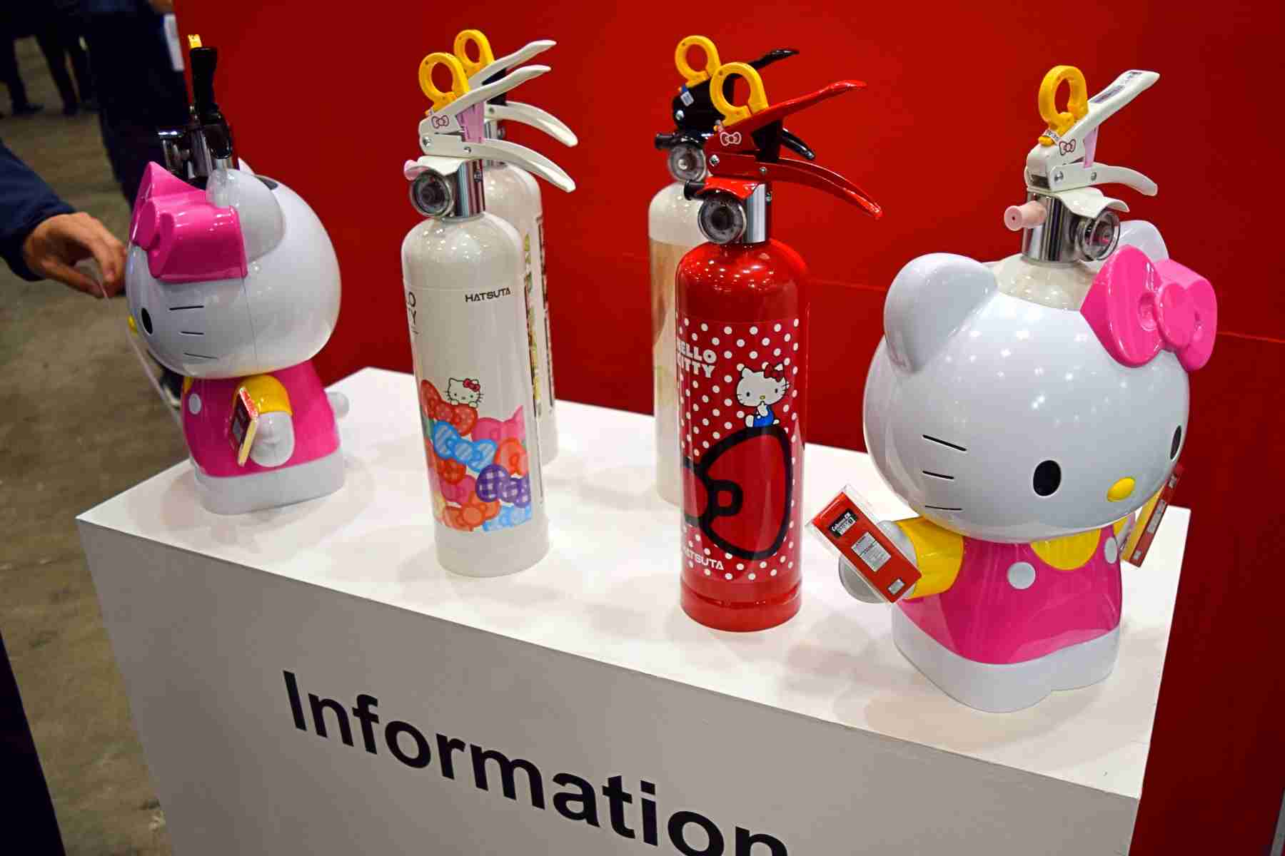 無印良品の住宅用消火器の白い無地のデザインに賛否両論……火災時の見つけやすさか家庭に置きたくなることで設置する家を増やした方がいいのか