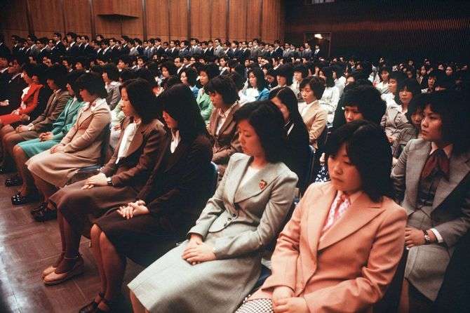 全国で入社式、趣向凝らし新社会人の門出祝う　爆音で激励、人文字記録挑戦も