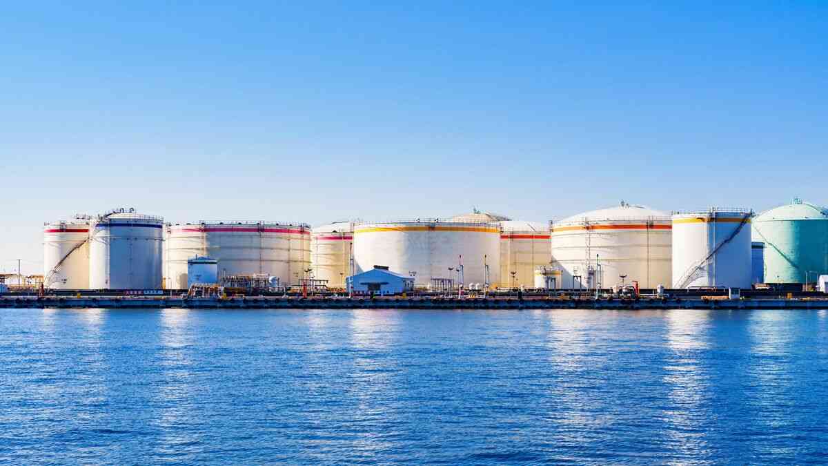 日本の本当の石油備蓄量は｢半分以下｣…専門家が断言｢備蓄が254日分もあっても安心とは言えない｣事情 | PRESIDENT Online（プレジデントオンライン）