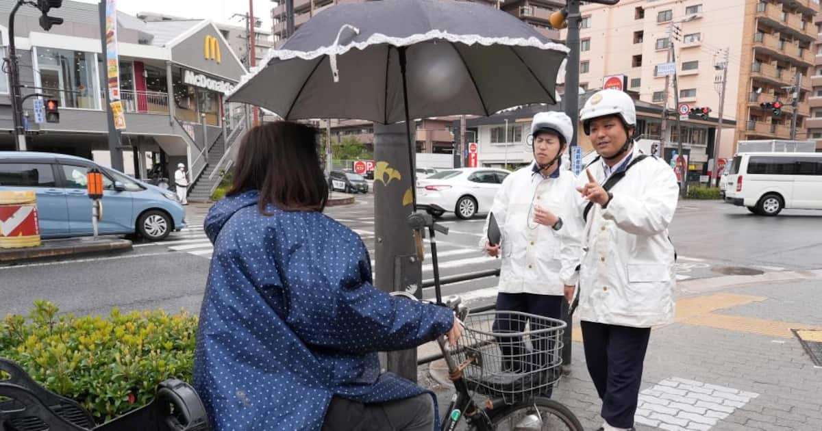 傘差し運転は反則金5千円、自転車の青切符制度スタート　雨天の中で取り締まり - 産経ニュース