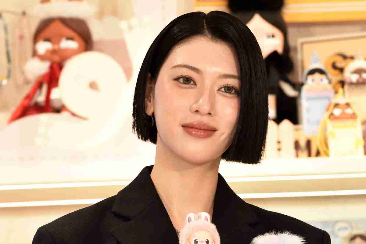 《背骨をなぞるようなタトゥーのお値段…》三吉彩花が依頼したのは「中国のトップ女性彫師」予約は1年以上待ち｜NEWSポストセブン