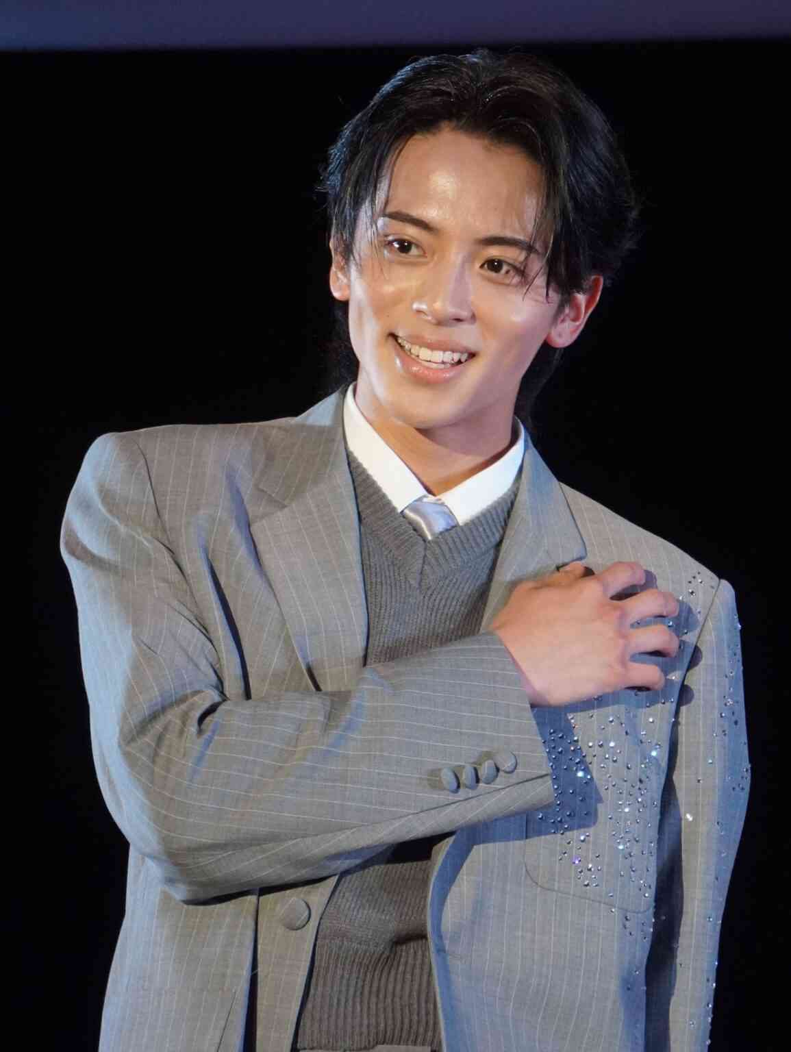 秋元康氏プロデュースの新男性アイドル・Cloud ten、ファンの前で初パフォ「初めてお会いできてうれしかった」