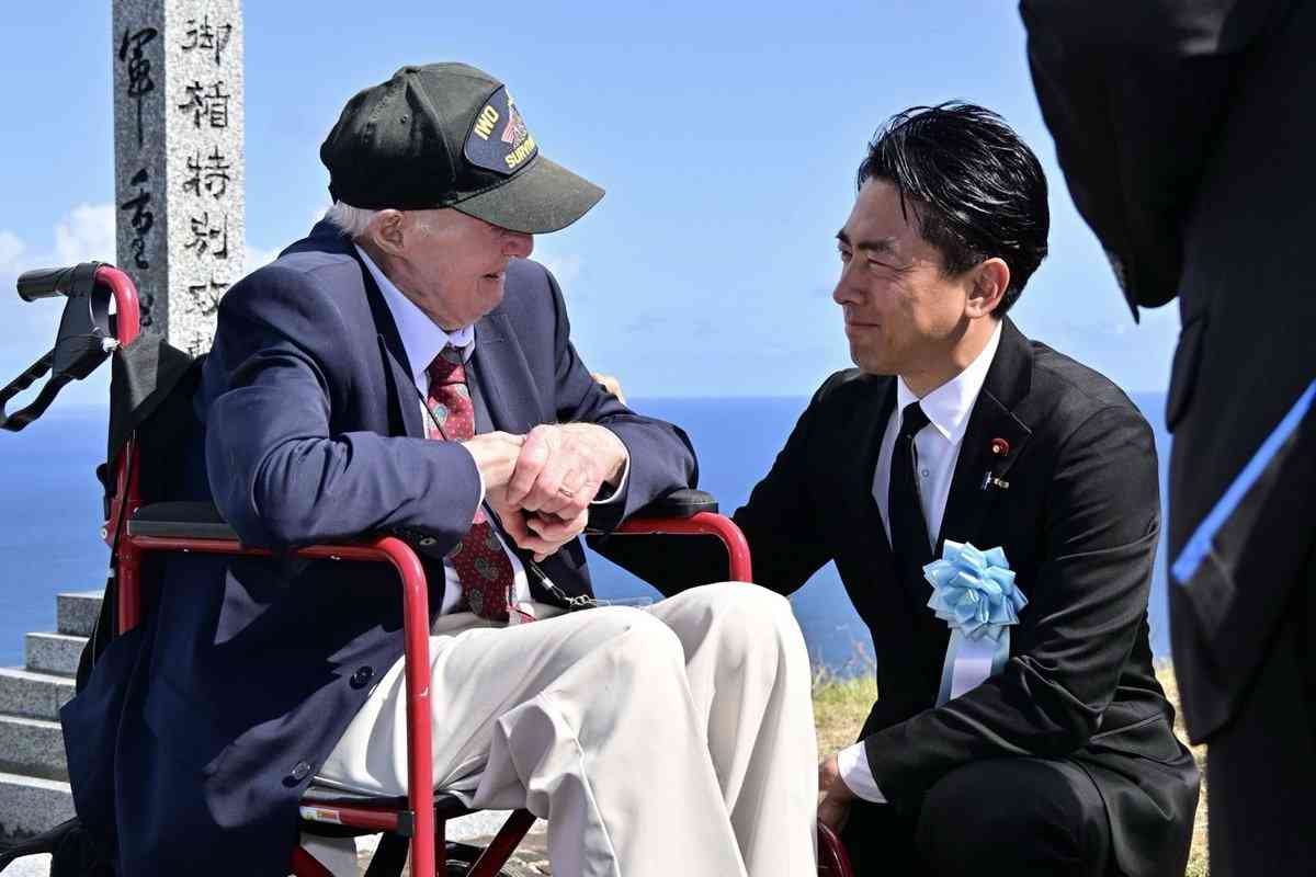 玉城知事、沖縄の平和教育は「偏向的でない」と反論　辺野古沖事故で黙とう