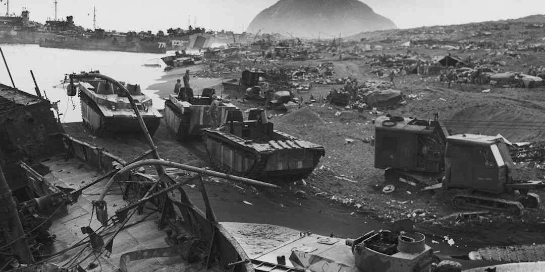 玉城知事、沖縄の平和教育は「偏向的でない」と反論　辺野古沖事故で黙とう