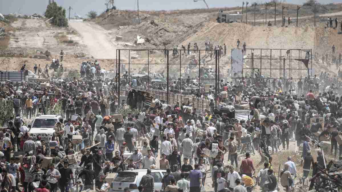 ガザ：食糧を求めるパレスチナ人 イスラエルによる殺害は戦争犯罪 | Human Rights Watch